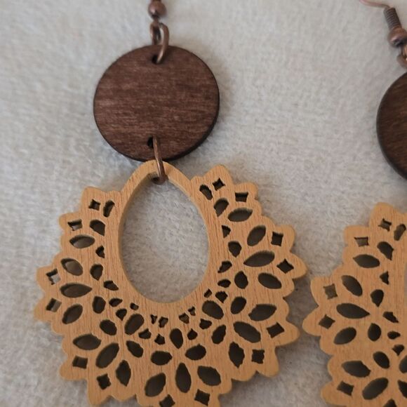 Wooden earrings 2 pair - Picture 8 of 10